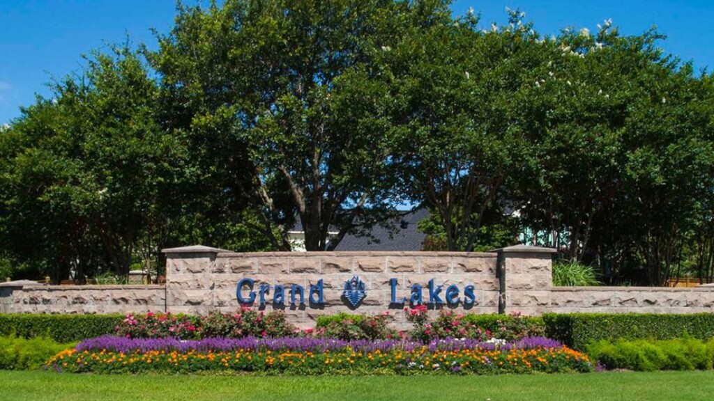 Grand Lakes Roofing Company Roof Installation Contractor Roofers